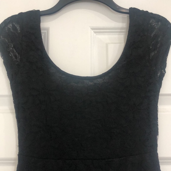 NEVER WORN Black lace dress - Picture 2 of 5
